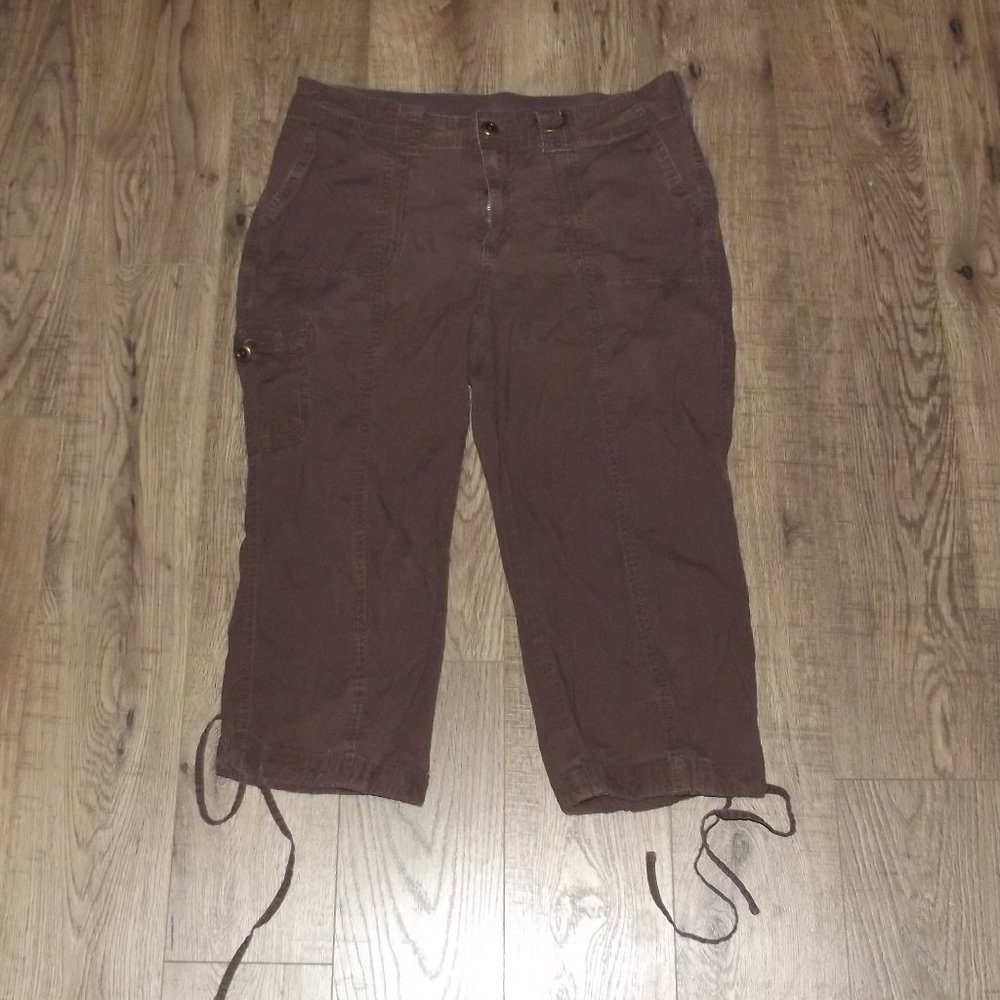 Croft & Barrow Brown Khaki Capri's - 10
